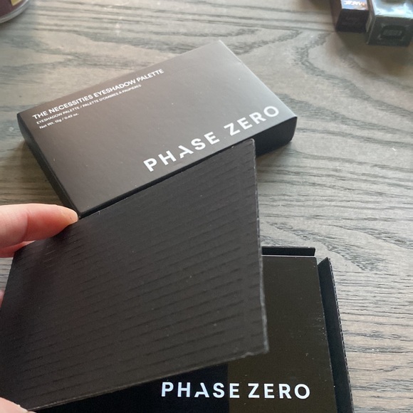 Neutral eyeshadow palette BEAUTIFUL - Picture 4 of 5